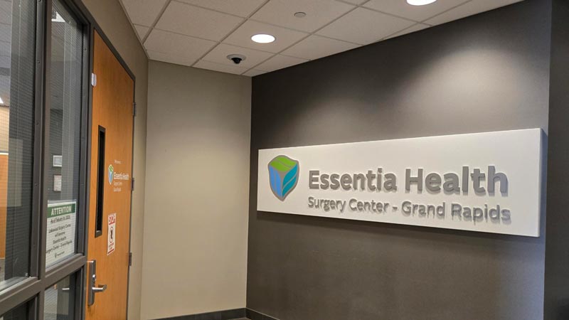 surgery center grand rapids